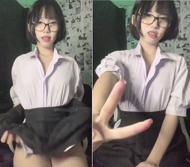Clipe de sexo do aluno de seu irmão mais novo fodido por seu irmão